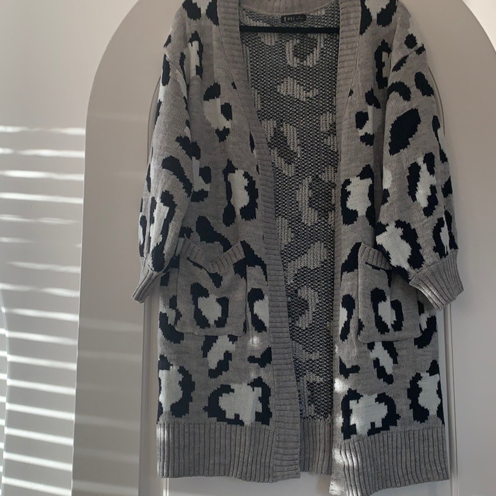 Gray leopard cheetah print long cardigan